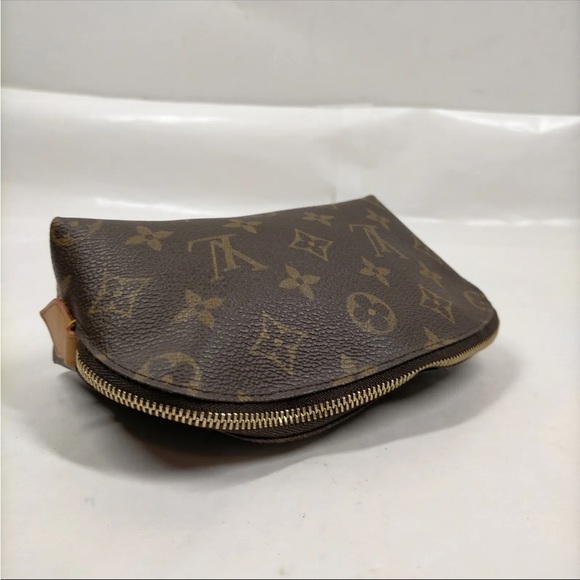 Louis Vuitton cosmetic pochette - Picture 2 of 9